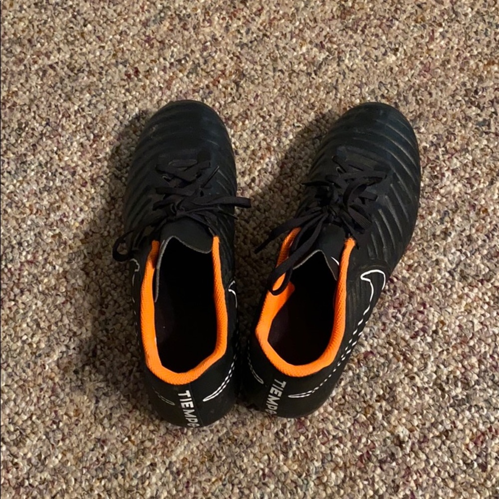 Nike Tiempo Soccer Cleats worn once by goalkeeper